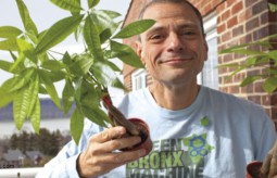 Chcieć to móc - nauczyciel z ubogiej dzielnicy Bronxu wraz z uczniami zmienia otoczenie przez uprawę roślin