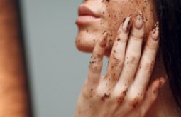 3 sposoby na domowy peeling do twarzy