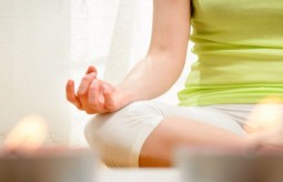 Ćwiczenie z jogi Kundalini na stres i zmęczenie