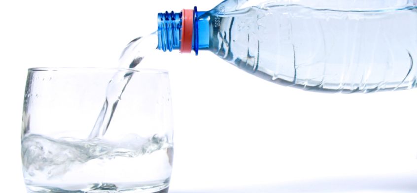 Nabici w butelkę, czyli skąd pochodzi butelkowana woda?