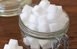 Cukier dzieci nie krzepi - o szkodliwości białego curku